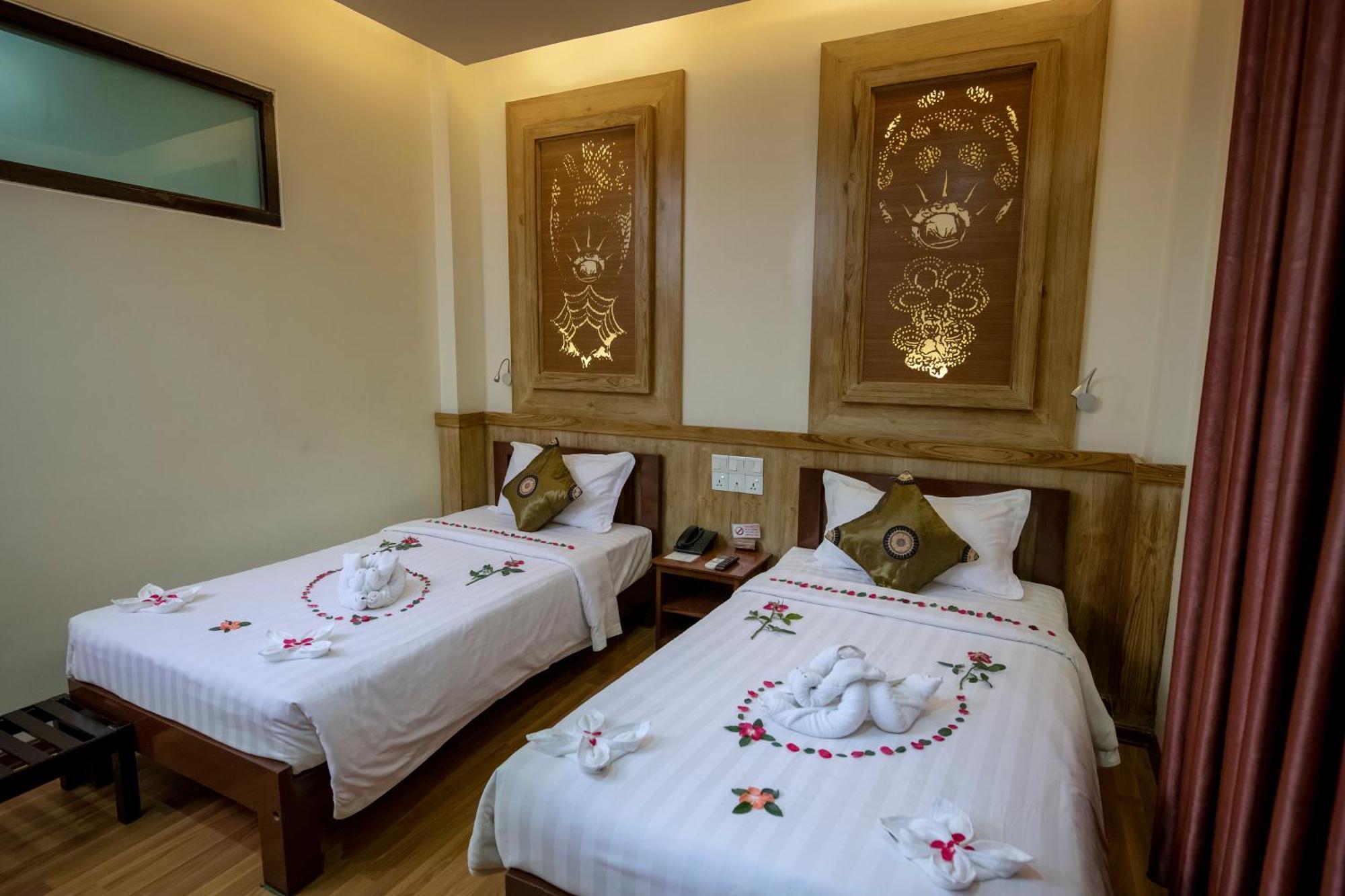 UCT Taunggyi Hotel Bagian luar foto